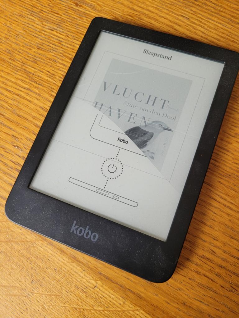 Kobo Clara HD e-reader met defect scherm, Ophalen of Verzenden, Gebruikt