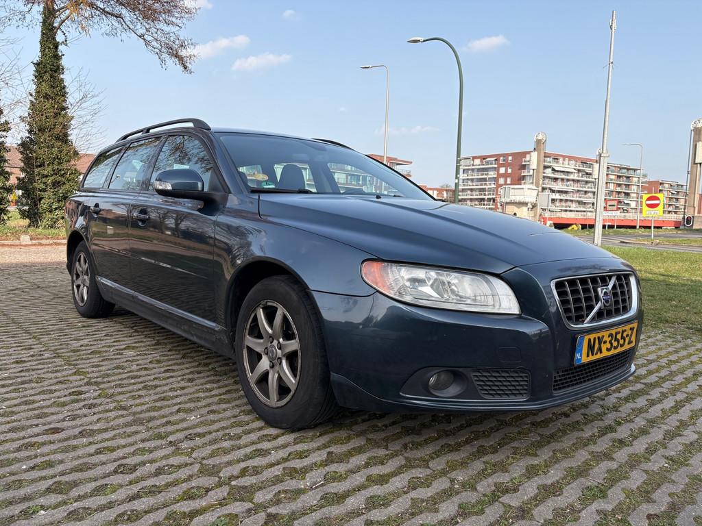 Volvo V70 2.0D Summum - airco - leder - cruise control, Voorwielaandrijving, 136 pk, Gebruikt, 4 cilinders