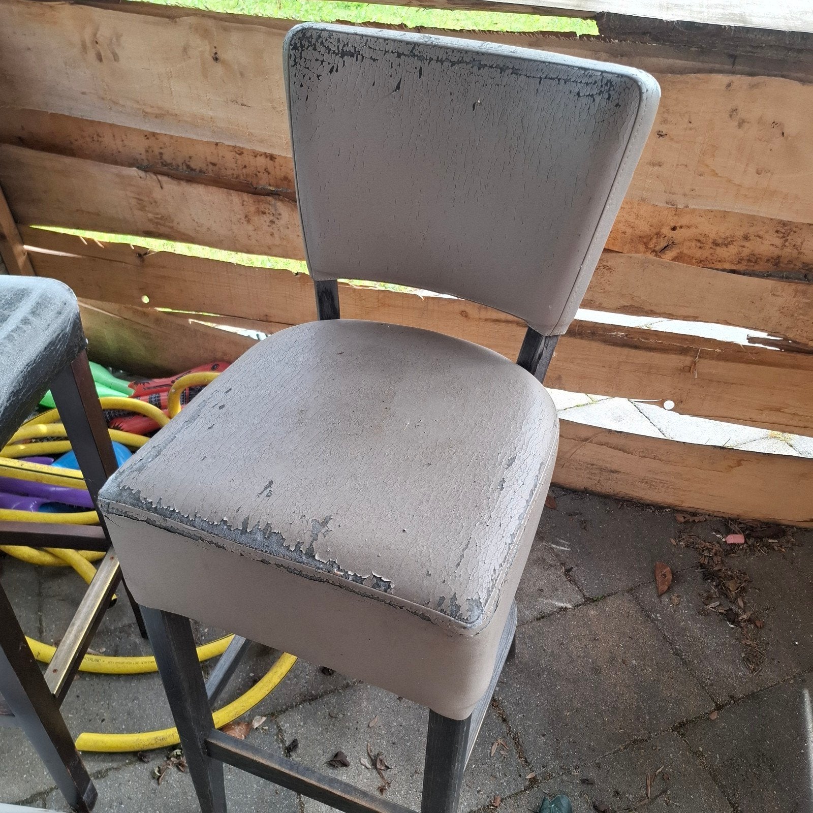 Vintage barkrukken - opknapper, Huis en Inrichting, Barkrukken, Ophalen, Gebruikt, 90 cm of meer, Leer