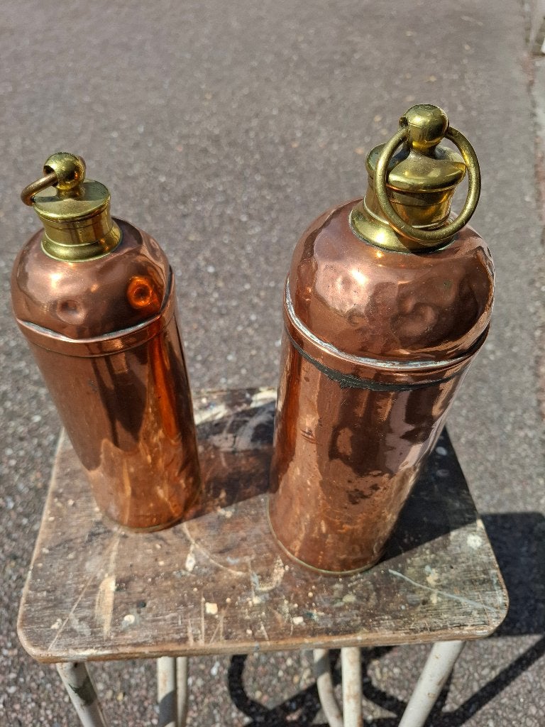 Set van 2 antieke koperen kruiken met messing doppen, Ophalen, Koper