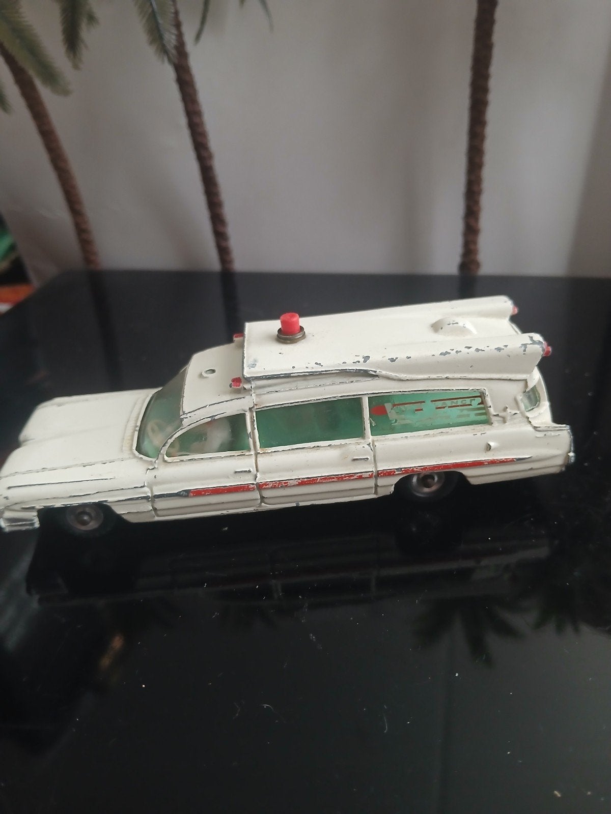 Superior Criterion Ambulance.  Dinky toys,  mist achterklep, Ophalen of Verzenden, Gebruikt, Auto, Dinky Toys