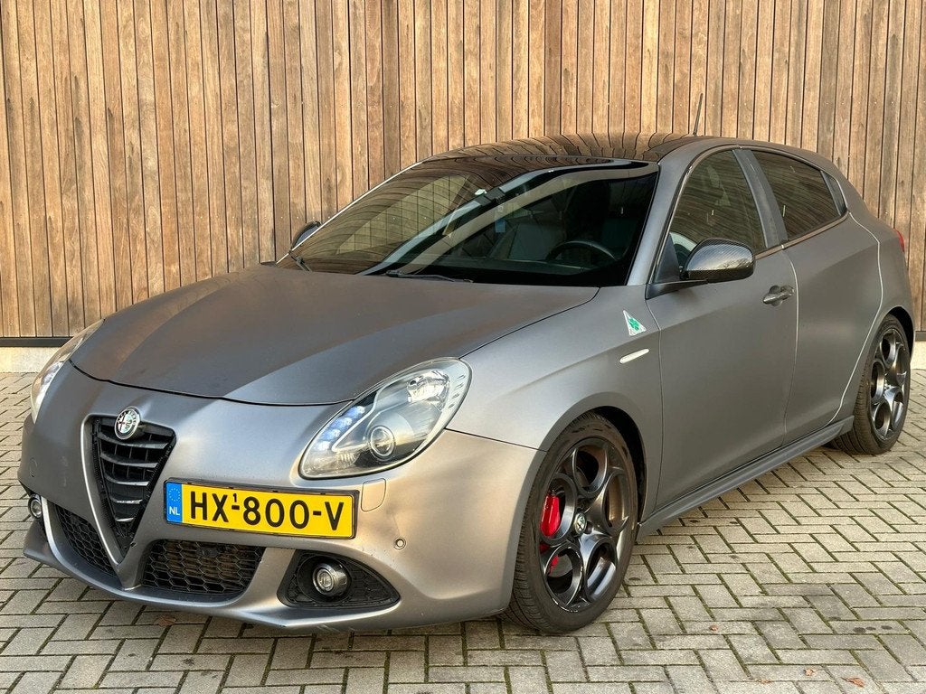 Alfa Romeo Giulietta 2.0 JTDm Exclusive |PANO | LEDER | XENO, Auto's, Alfa Romeo, Euro 6, 4 cilinders, Leder en Stof, 23 km/l