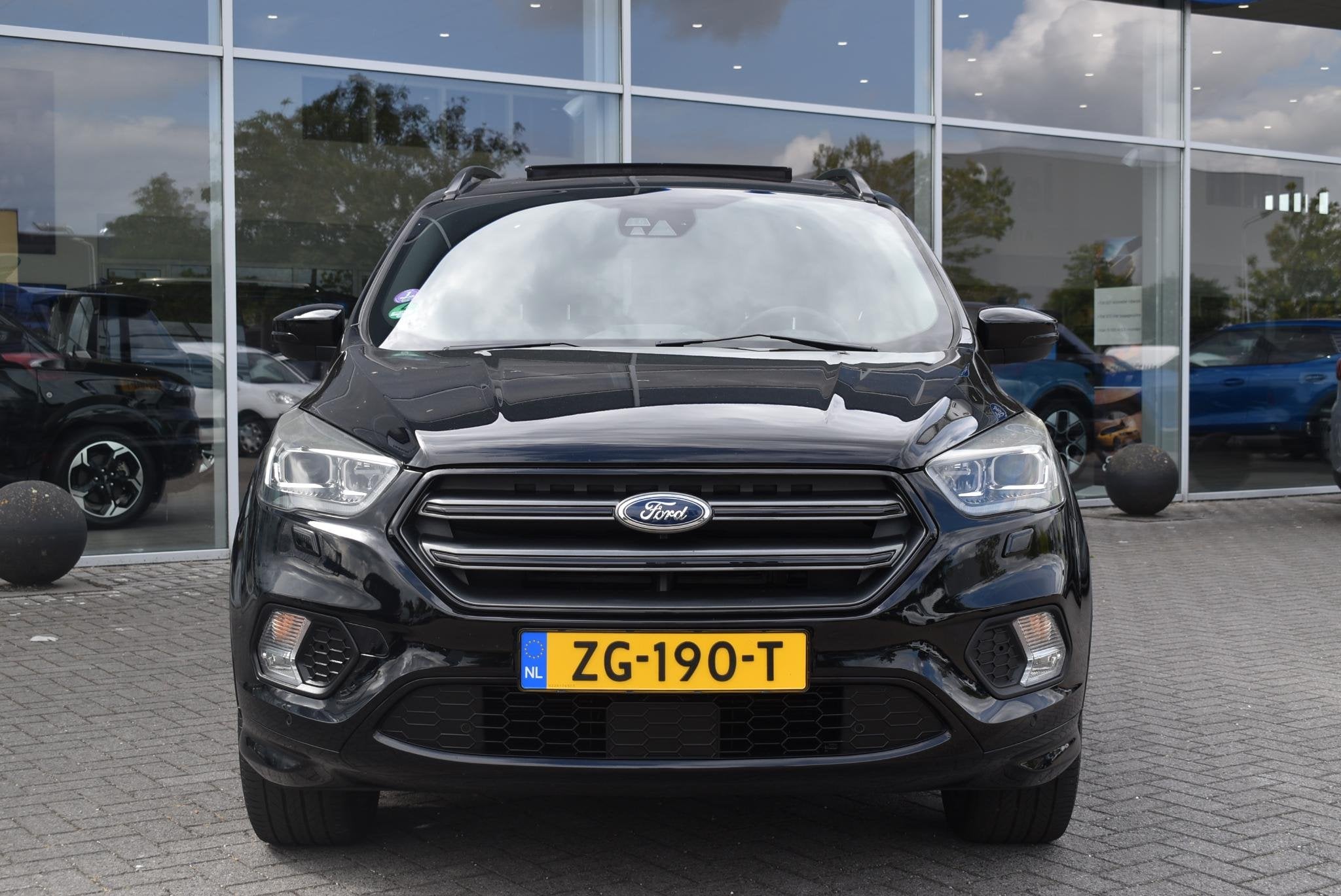 Ford Kuga 1.5 EcoBoost ST Line | Automaat | Panoramadak | Cl, Auto's, 12 maanden, Euro 6, 4 cilinders, Zwart