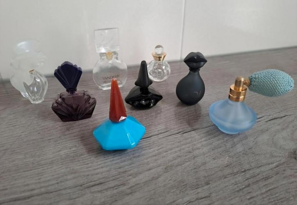 8 Mini Parfumflesjes, Verzamelen, Ophalen of Verzenden, Gebruikt, Miniatuur