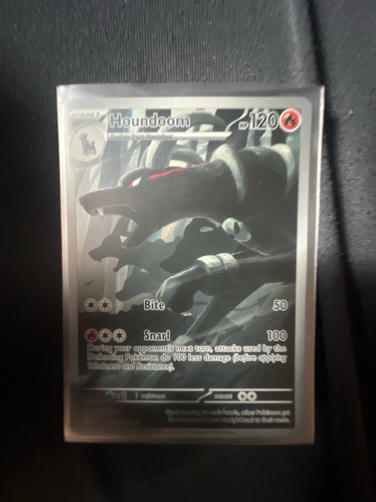 Pokémon Kaart Houndoom V - Brilliant Stars 066/064, Ophalen of Verzenden, Zo goed als nieuw, Losse kaart, Foil