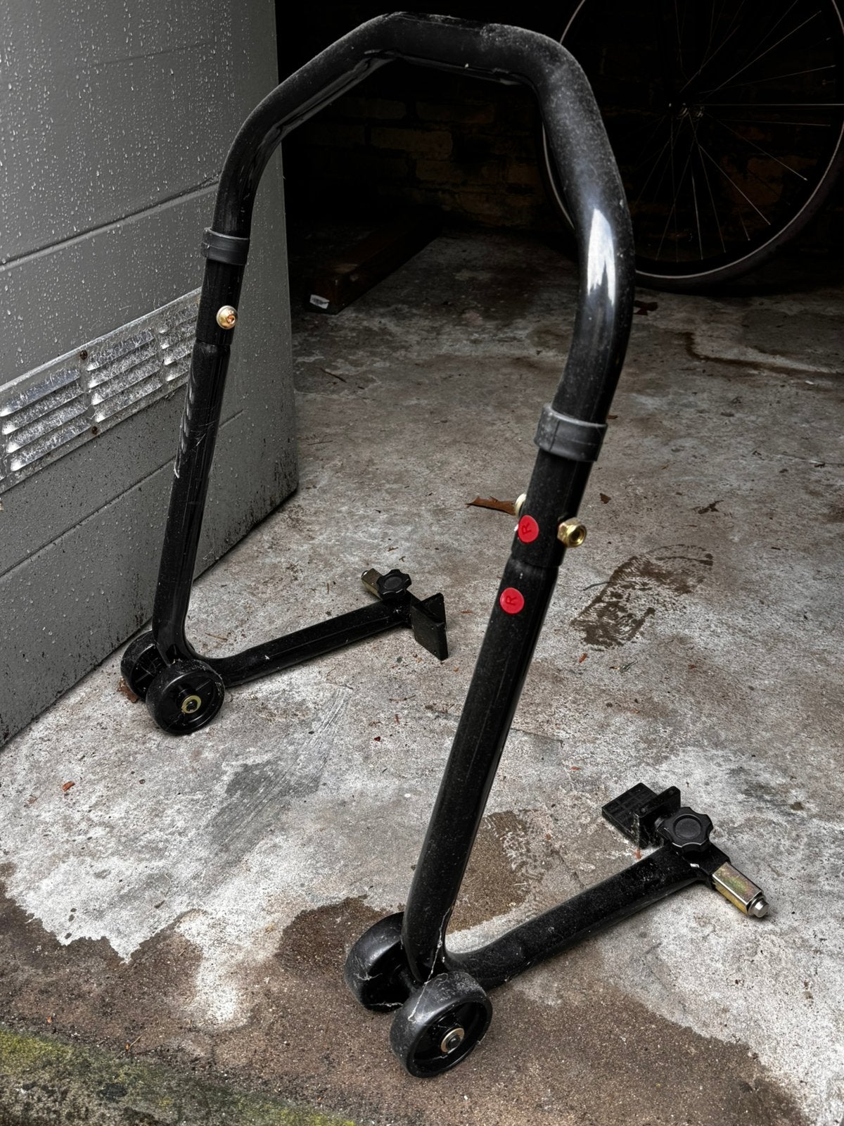 Motorfiets Paddock Stand - Achterwielstandaard, Ophalen, Gebruikt