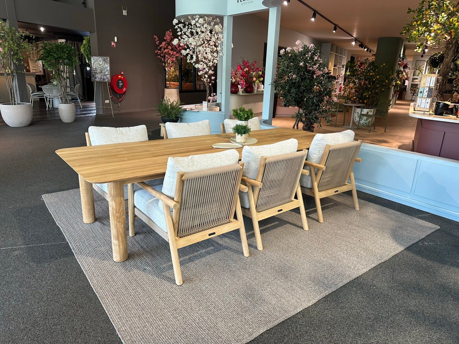 Borek low diningset Lorenza van €12.186 voor €8.999,-!, Eettafel, 6 zitplaatsen, Teakhout, Ophalen of Verzenden