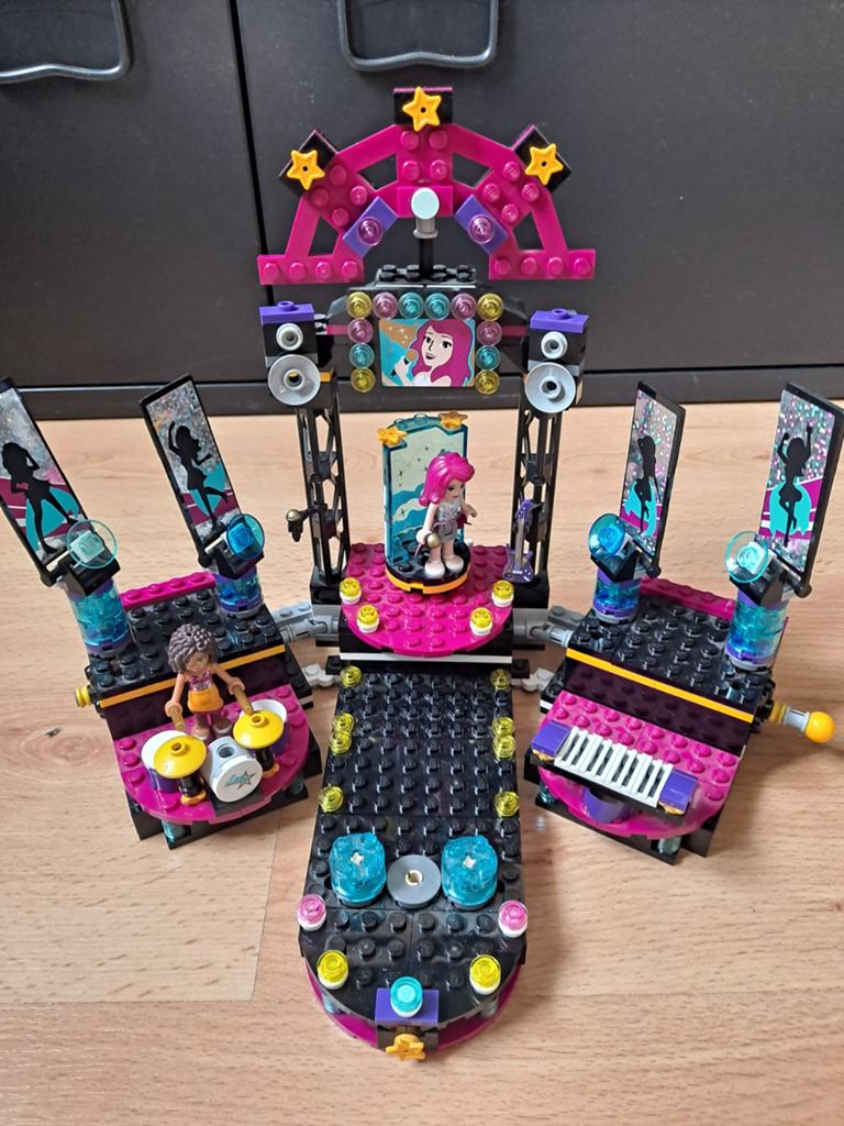 LEGO Friends Popster Showpodium 41105 - Compleet met doos, Ophalen of Verzenden, Zo goed als nieuw, Overige merken