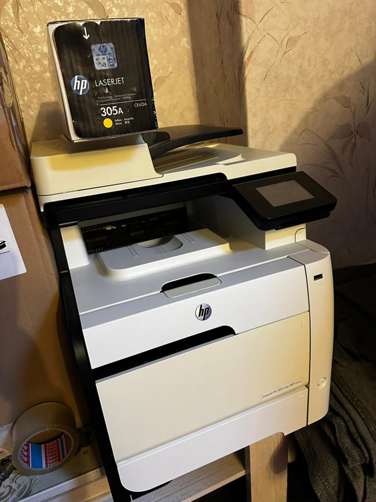 HP kleurenlaserprinter M375nw + extra nieuwe toner, Computers en Software, Printers, Ophalen, Zo goed als nieuw, Scannen, Draadloos