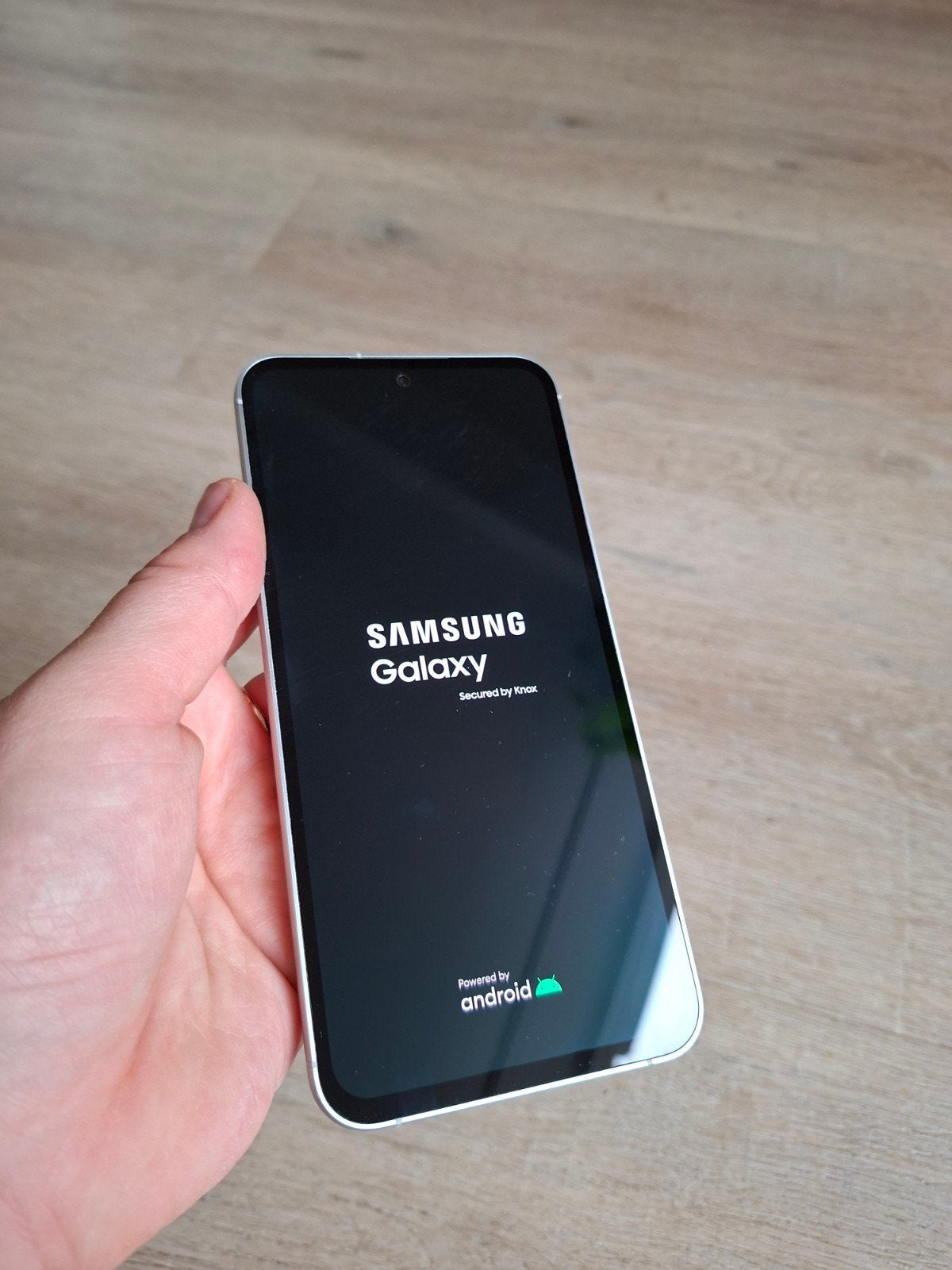 Samsung Galaxy S23 - 128GB - Paars - Zo goed als nieuw