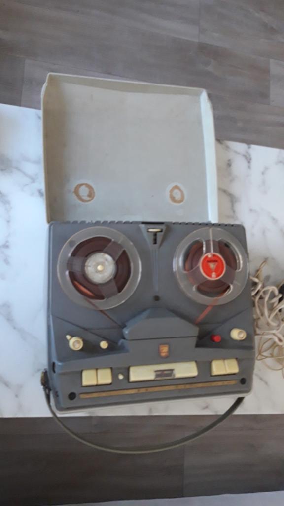 Vintage Philips Bandrecorder met banden en stofkap, Ophalen of Verzenden, Bandrecorder, Met banden