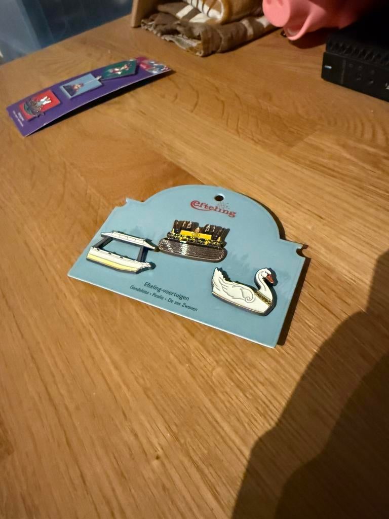 Efteling - Pinset Voertuigen 2, Verzamelen, Efteling, Ophalen of Verzenden, Zo goed als nieuw, Button of Speldje