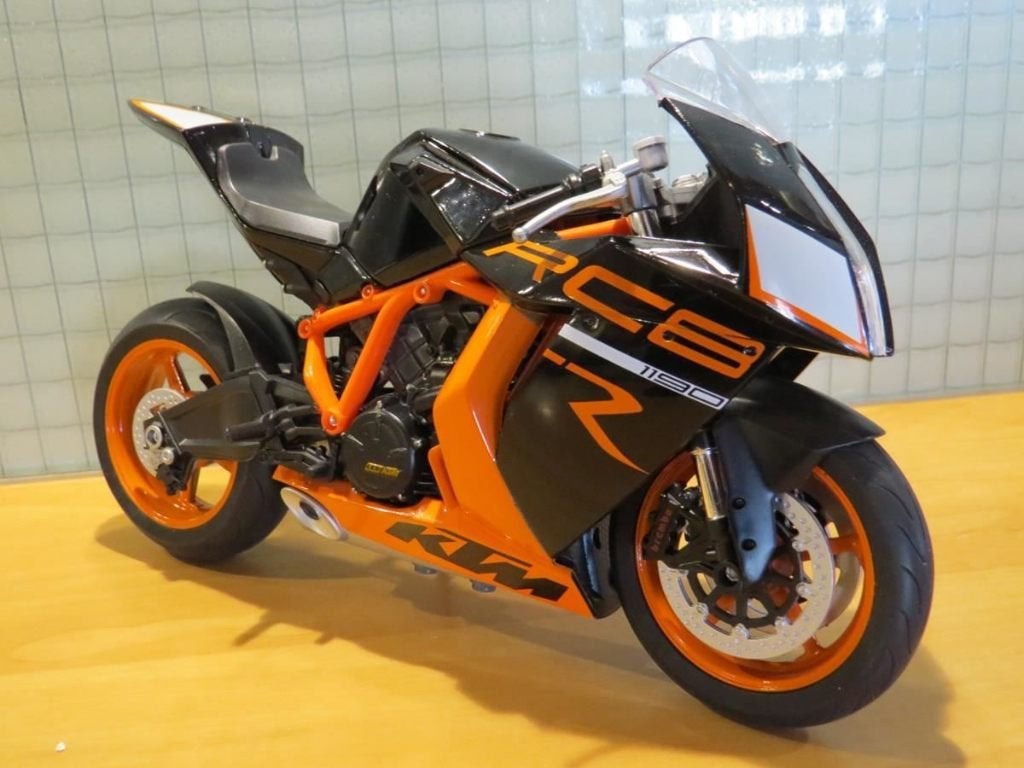 KTM 1190 RC8 R 1:10, MayCheong, Nieuw, Ophalen of Verzenden, 1:9 t/m 1:12