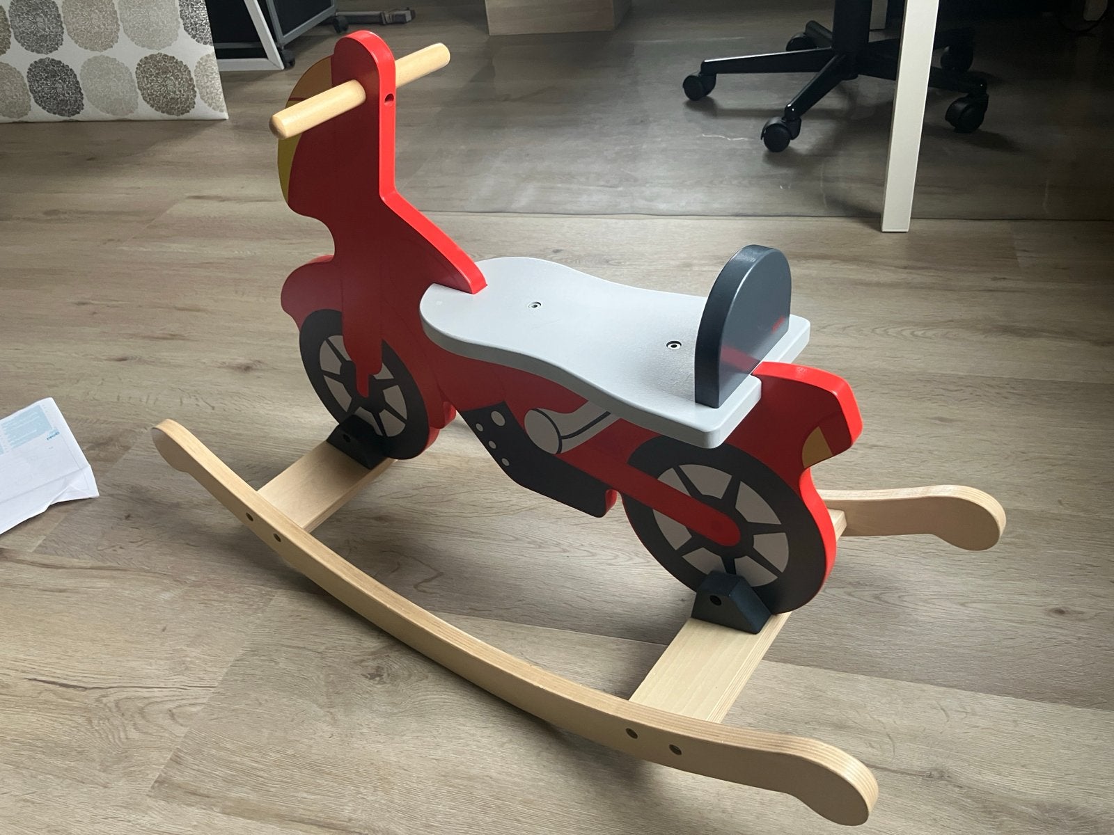 Goki Houten Hobbelmotor - Zo goed als nieuw, Ophalen, Zo goed als nieuw, Rij- of Hobbelspeelgoed