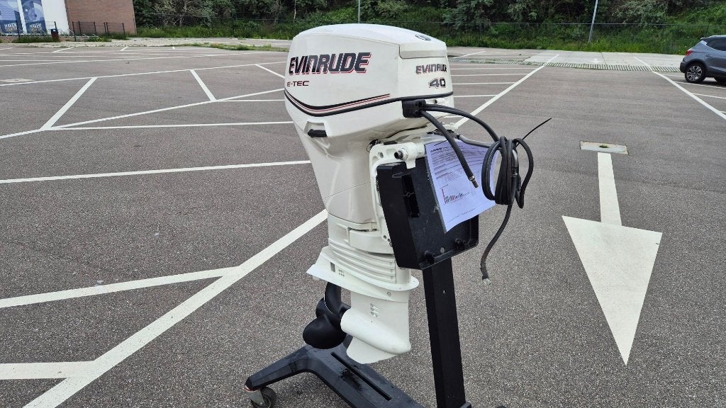 Mooie 40pk Evinrude weinig draaiuren, Ophalen, Elektrische start, Zo goed als nieuw, 30 pk of meer