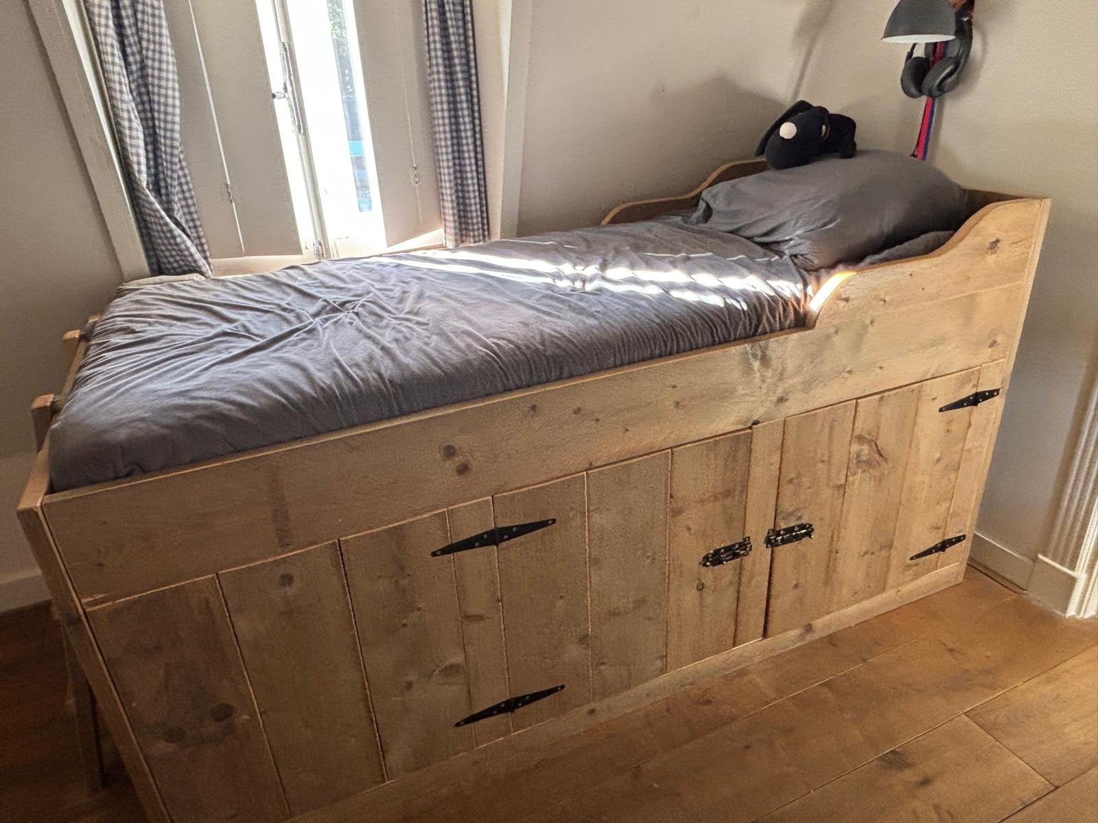 Verhoogt bed van steigenhout (kinderbed), Ophalen, 90 cm, Eenpersoons, Beige