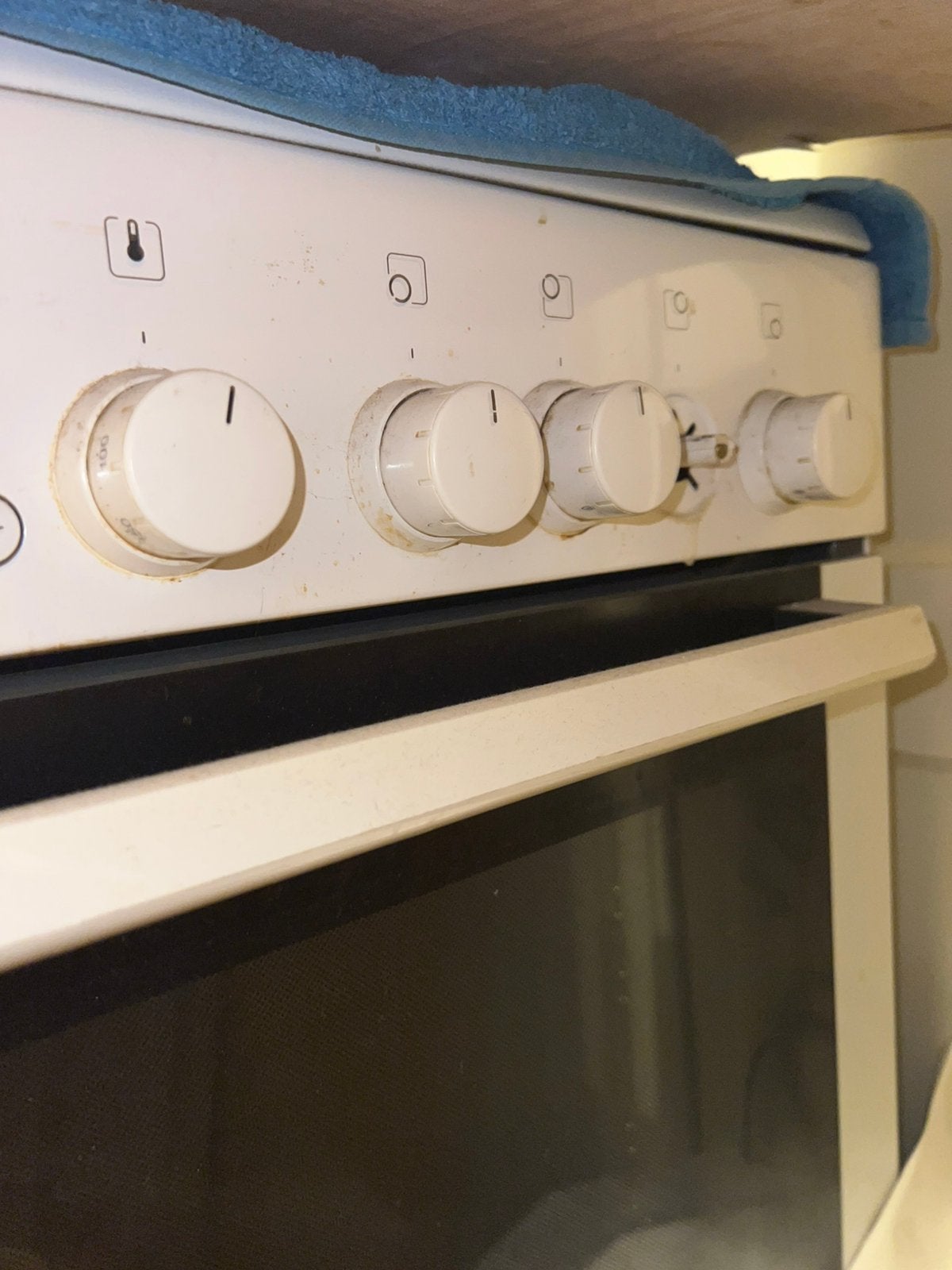 Goed werkend fornuis met oven, Witgoed en Apparatuur, Zo goed als nieuw, Gas, Vrijstaand, 85 tot 90 cm