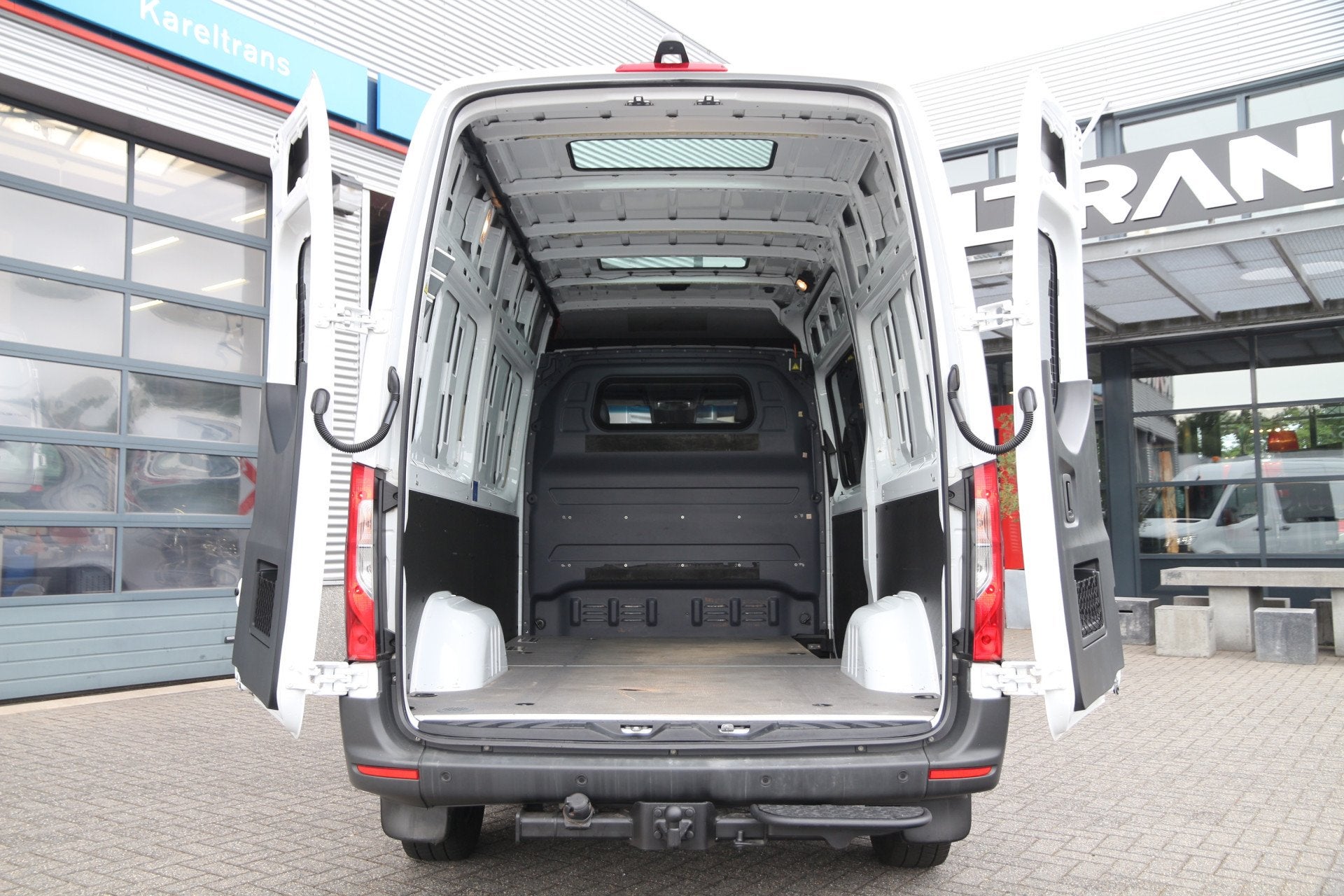 Mercedes-Benz Sprinter 319 3.0 CDI V6 | Aut. | 3.5t trekgewi, Automaat, Gebruikt, 190 pk, Bedrijf