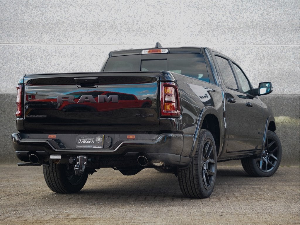 Dodge Ram 1500 Laramie Night SST Hurricane 426pk |BPM vrij!, Auto's, Automaat, 2993 cc, Zwart, Leder