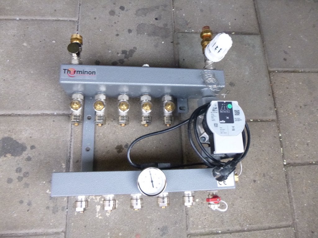 tekoop vloerverwarming verdeler zo goed als nieuw zie foto, Doe-het-zelf en Verbouw, 30 tot 80 cm, Overige typen, Minder dan 60 cm