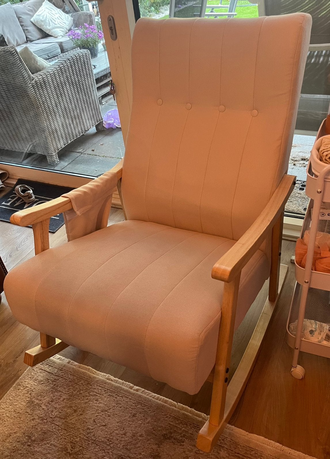 HOMCOM schommelstoel beige (zo goed als nieuw), Huis en Inrichting, Stoelen, Ophalen, Kunststof, Gebruikt, Overige kleuren