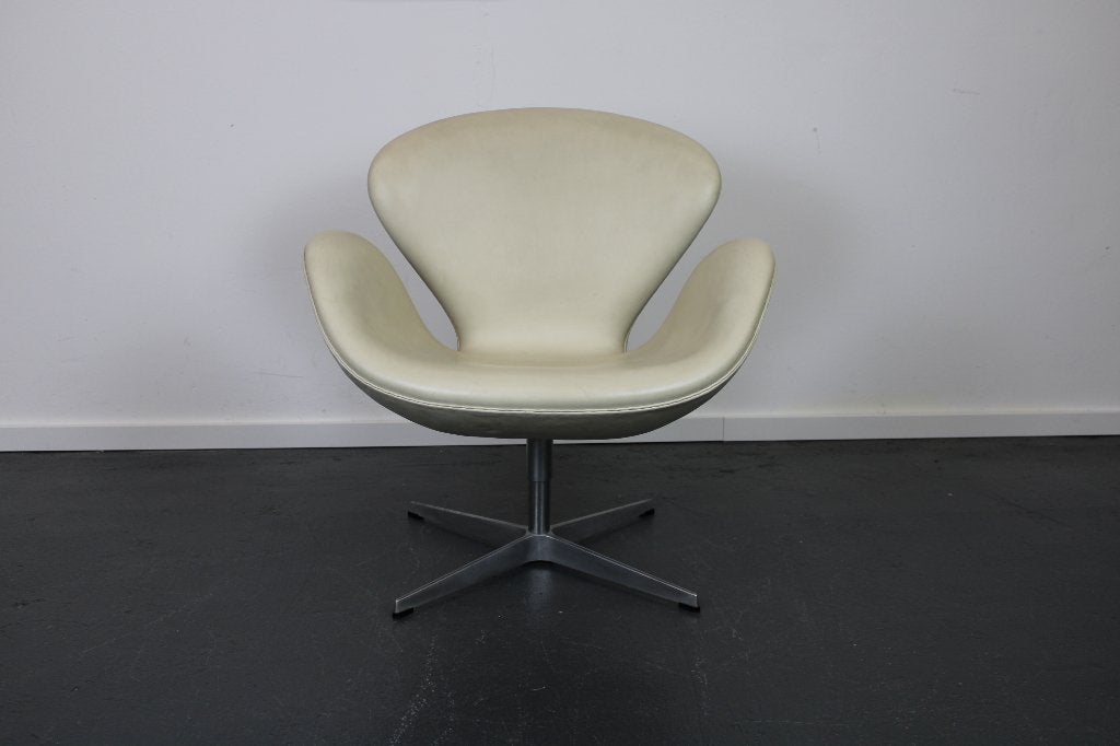 Fritz Hansen Swan Chair, ivoorkleurig leer, Ophalen, Gebruikt, 75 tot 100 cm, Leer