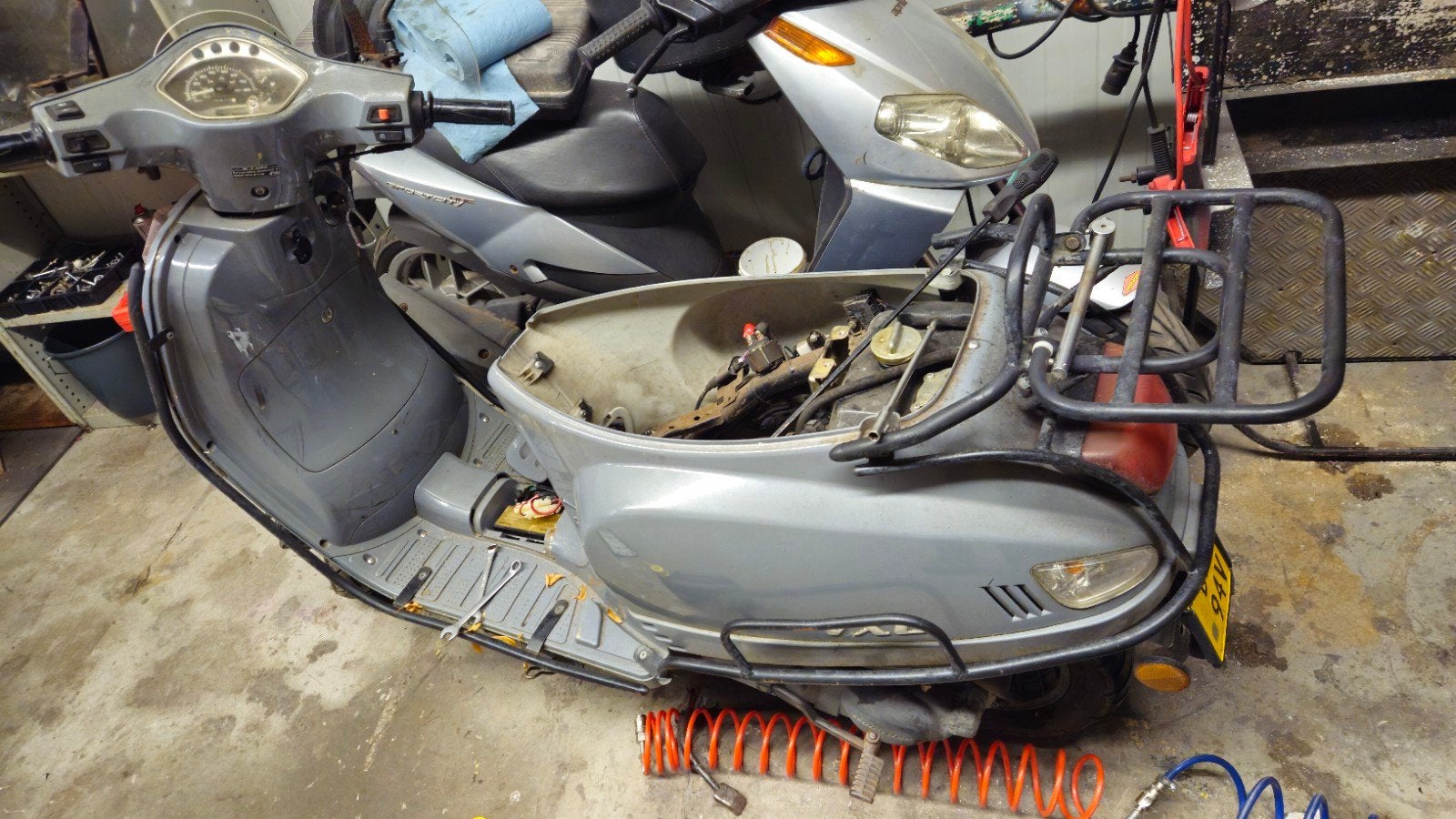 Titel: Killerbee VXL(2021)loop/sloop scooter-€55 (Medemblik), Gebruikt, Benzine, Ophalen, Overige merken