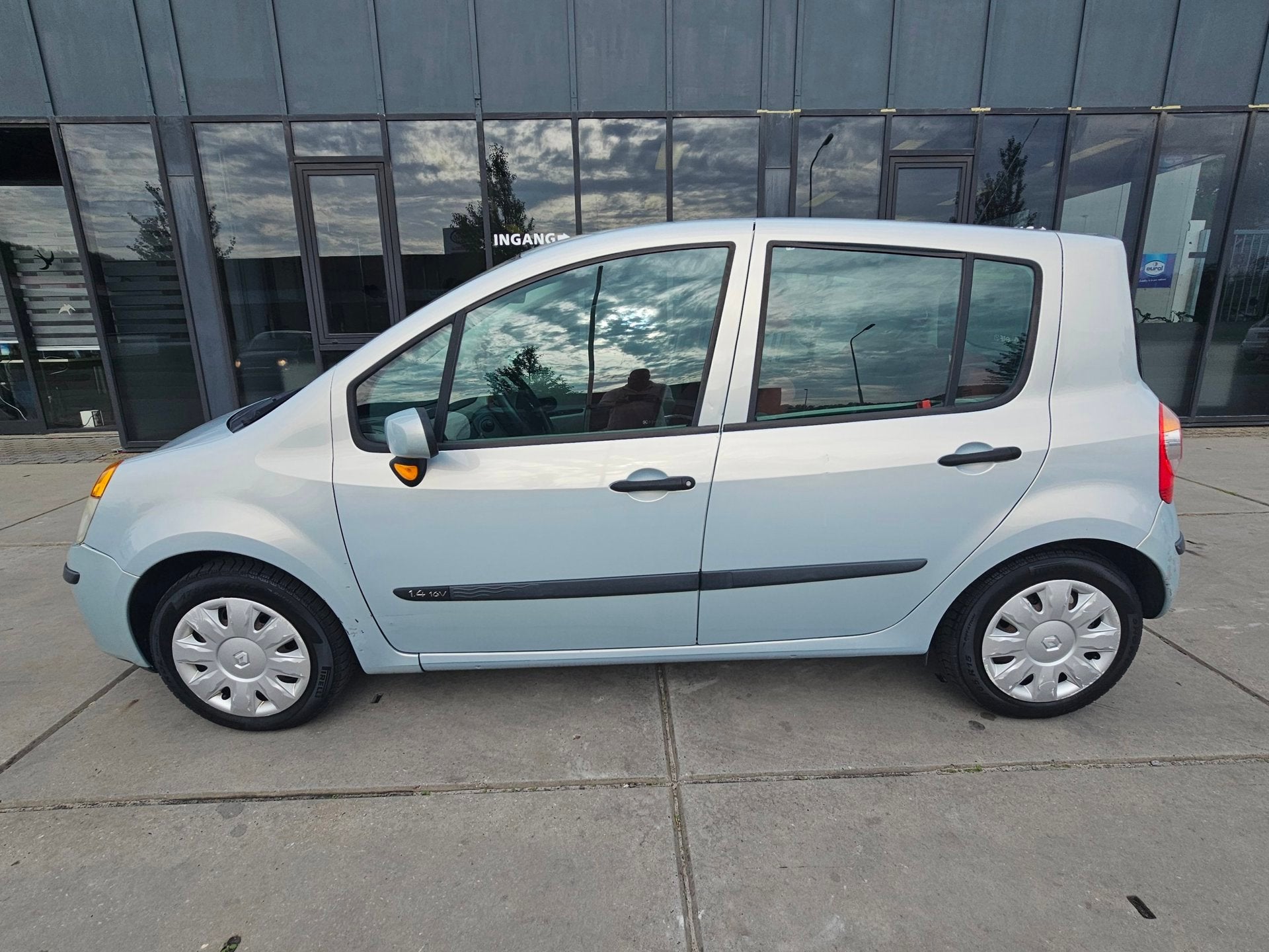 Renault Modus 1.4-16V Authentique Luxe - Airco - Electr Rame, Voorwielaandrijving, Gebruikt, Zwart, 4 cilinders