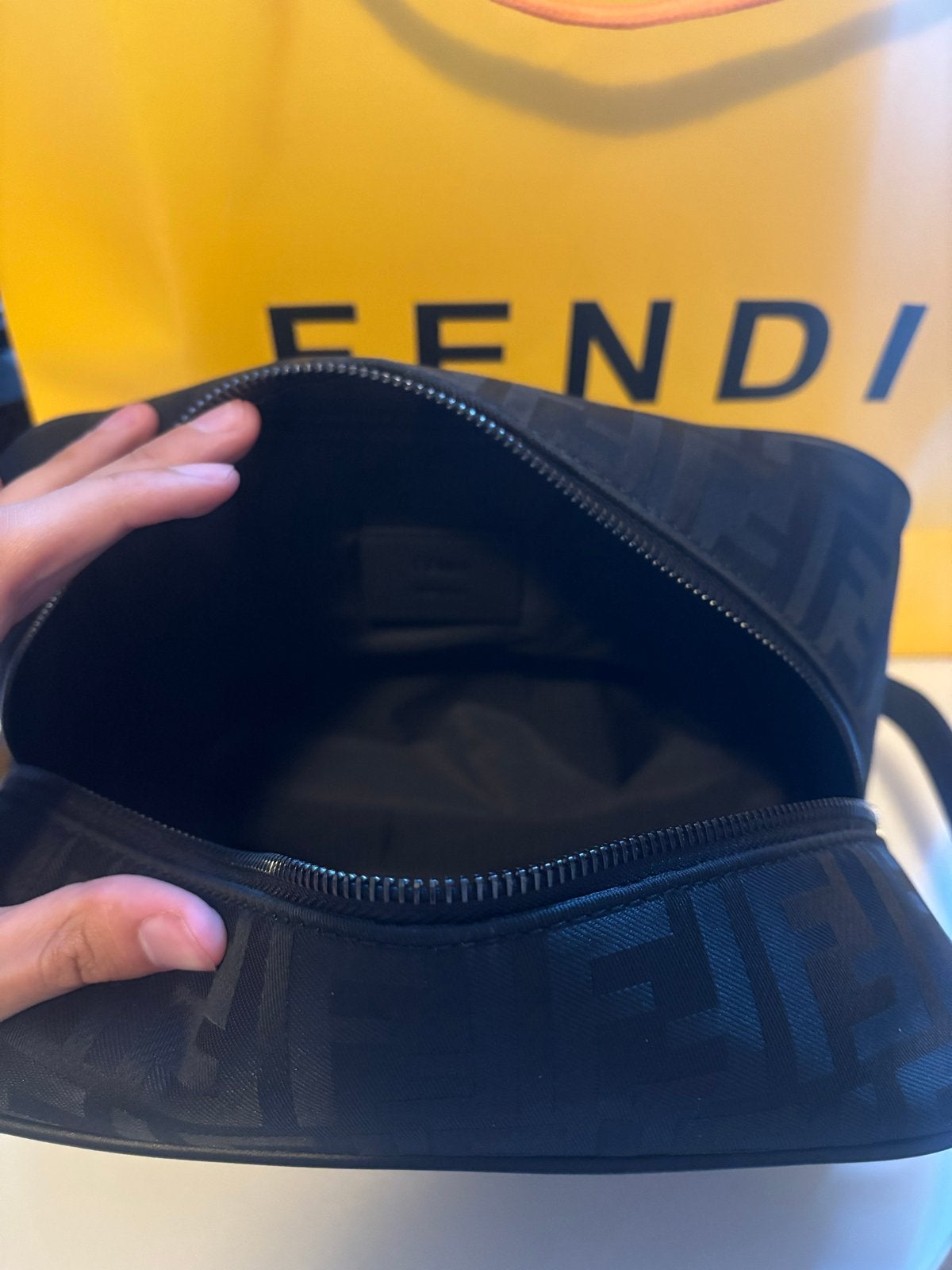 Fendi FF Monogram Toilettas Zwart, Ophalen of Verzenden, Zo goed als nieuw, Zwart, Heer