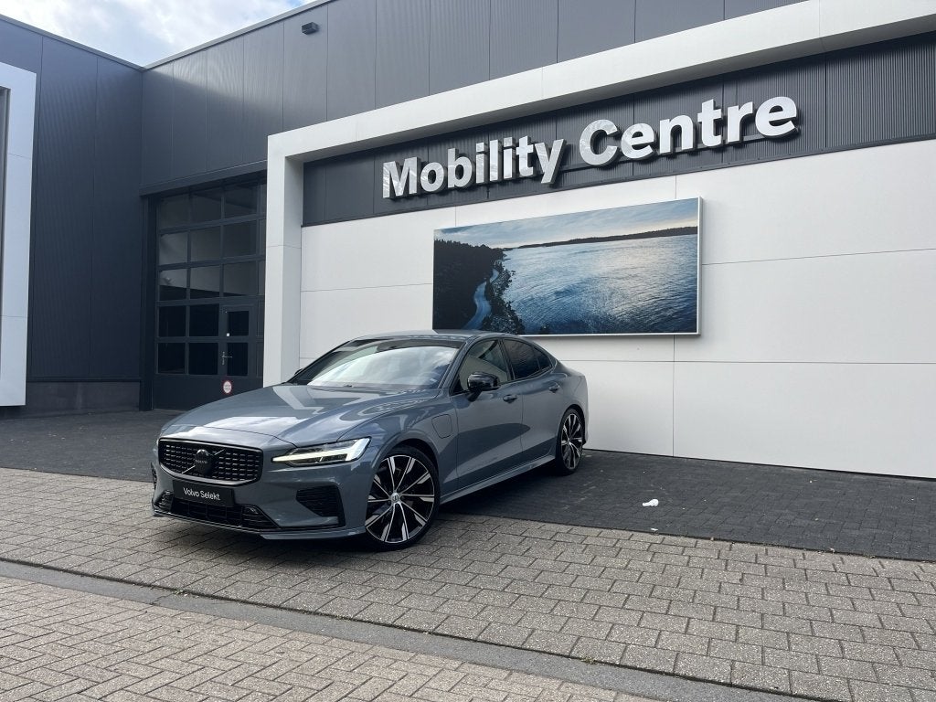 Volvo S60 Recharge T6 AWD Plus Dark | Harman & Kardon audio, Dealer onderhouden, Gebruikt, Euro 6, 4 cilinders