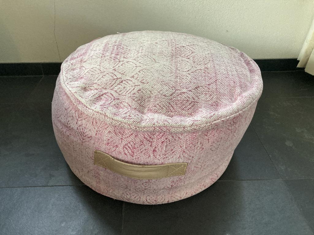 RIVIERA MAISON Marrakech Pouf - Poef - Roze, Huis en Inrichting, Banken | Voetenbanken en Poefen, Minder dan 50 cm, Gebruikt, Rond