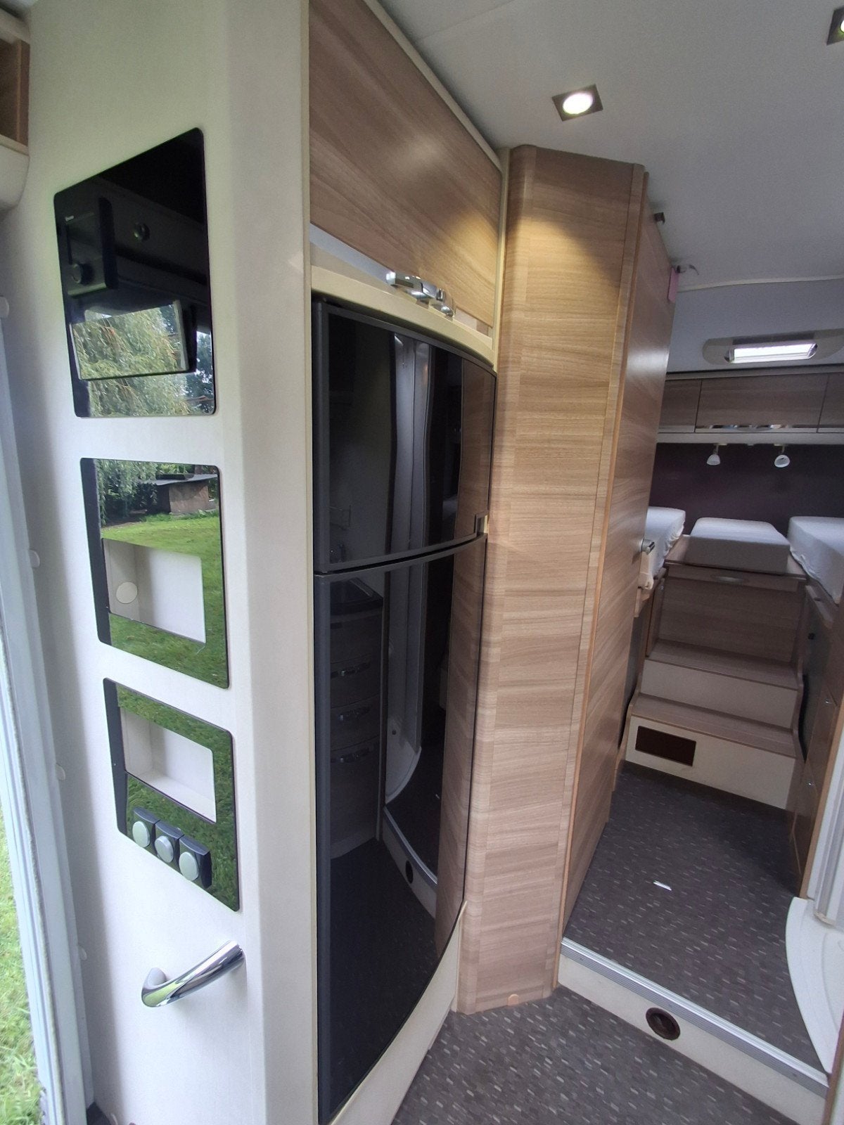 Foto 13 van " ADRIA CORAL S 670 SL -2013 - 65000 KM - APARTE BEDDEN'"