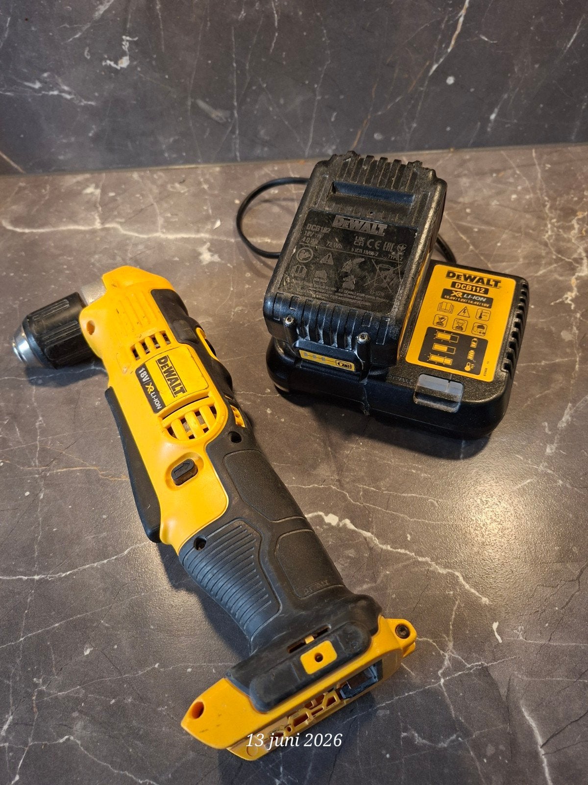 DeWalt DCD740 Haakse Accu schroefmachine met Lader en Accu, Ophalen of Verzenden, Gebruikt, Minder dan 400 watt, Boormachine