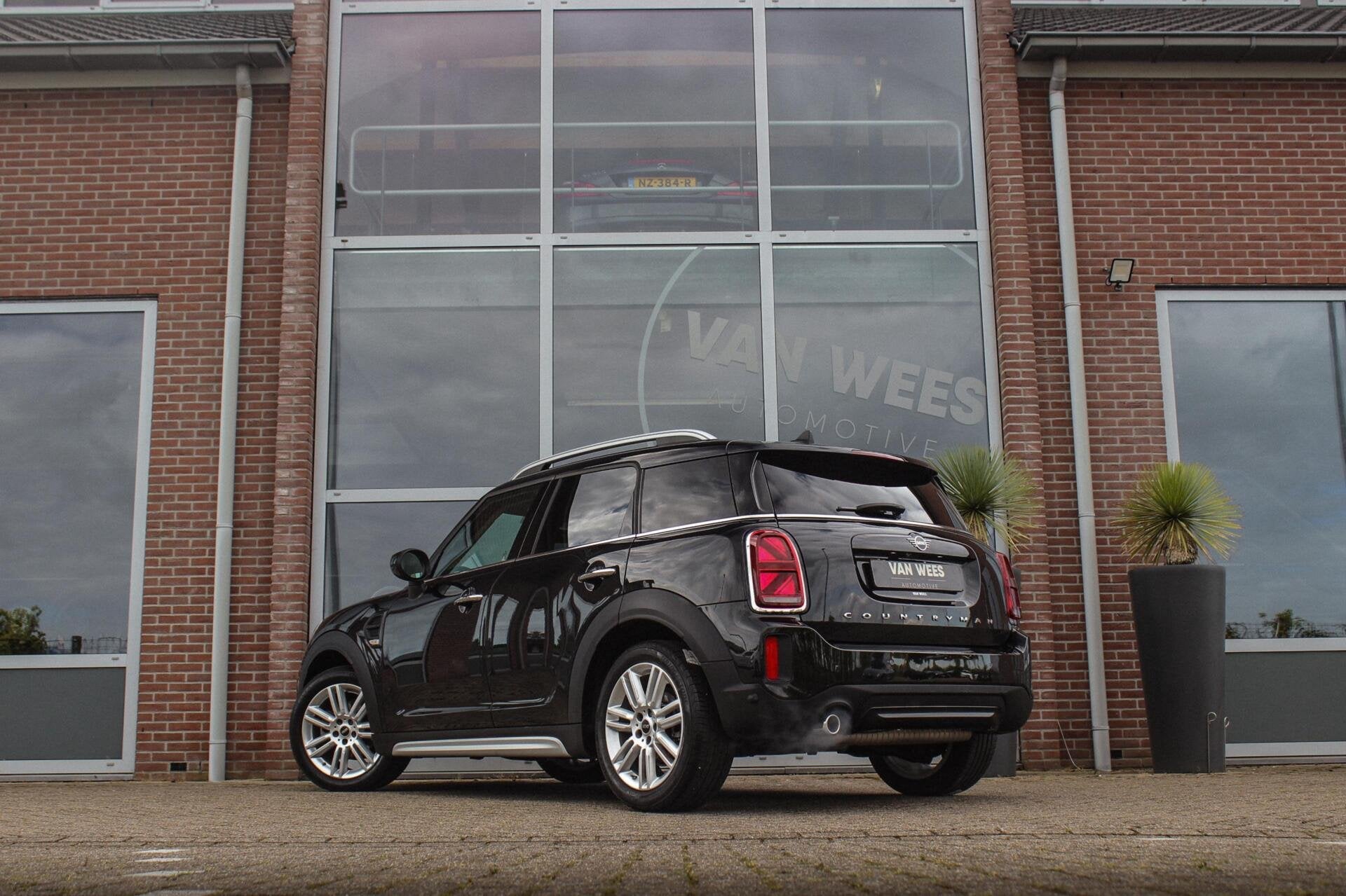 MINI Countryman 1.5 Cooper Essential | 1e eigenaar | NL auto, Dealer onderhouden, Gebruikt, Countryman, Zwart