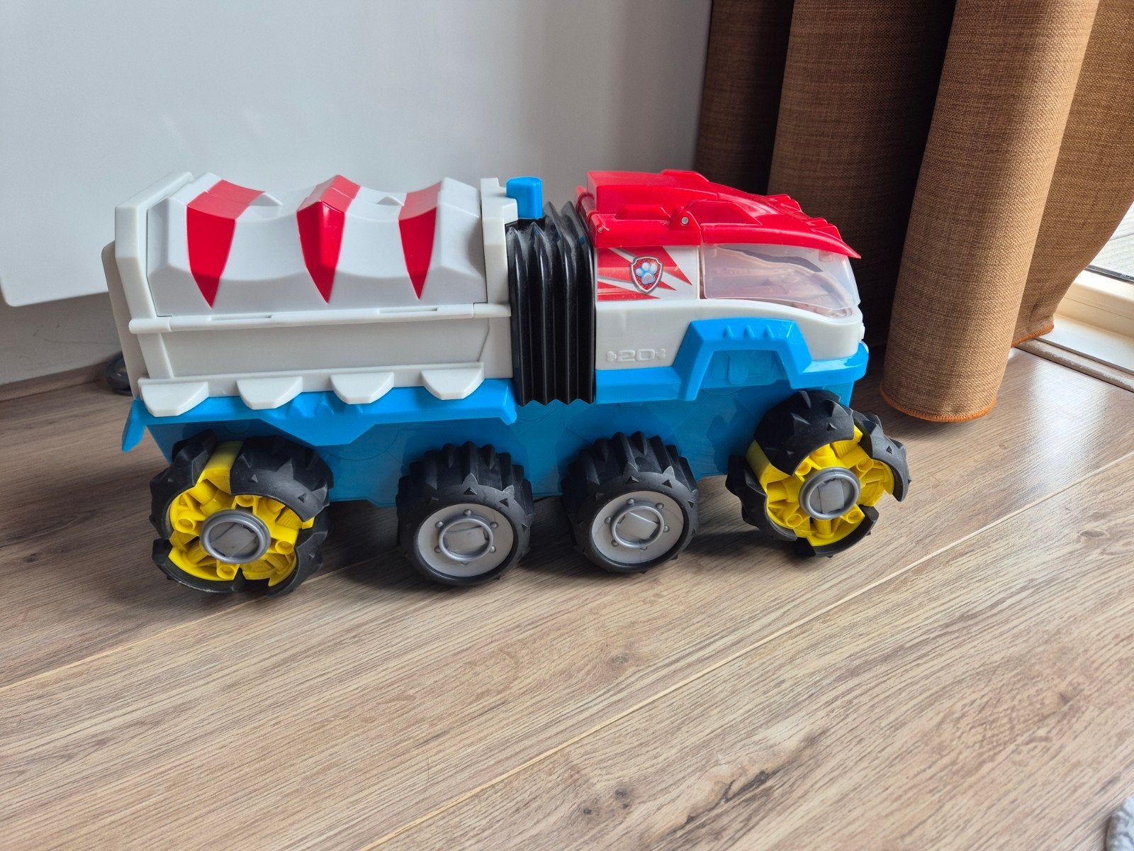 Paw Patrol Dino Patroller met schietfunctie - 15 euro, Ophalen, Gebruikt