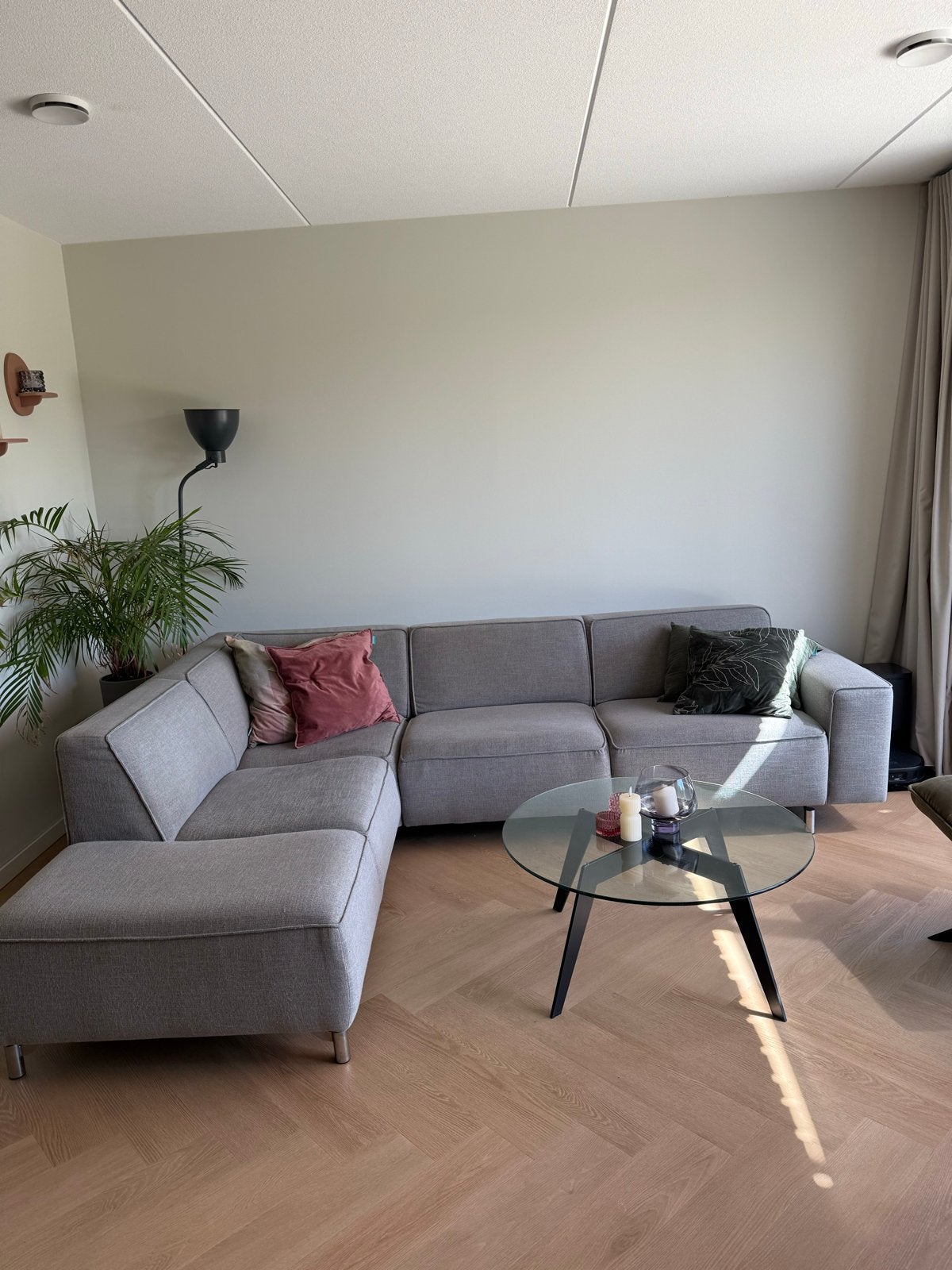 Moderne grijze hoekbank te koop, Ophalen, 250 tot 300 cm, Gebruikt, Minder dan 75 cm