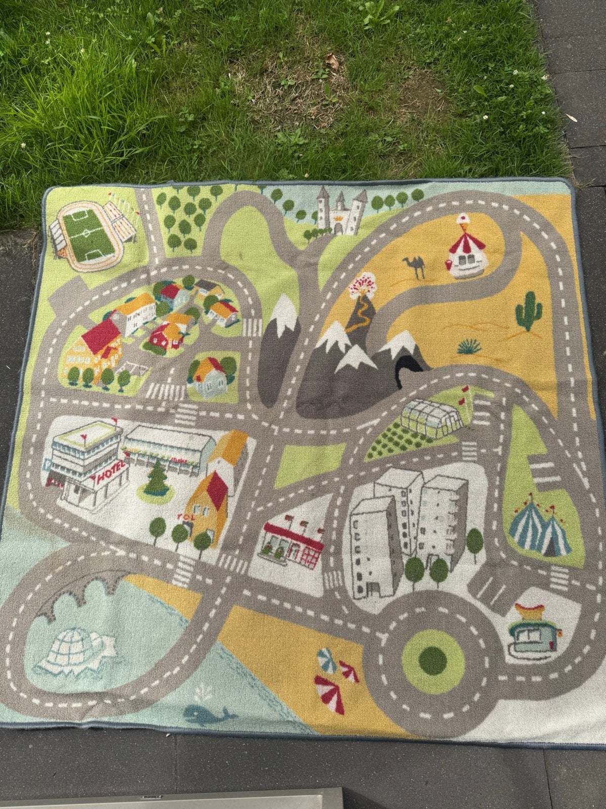 Speelkleed met wegen en steden voor kinderen, Ophalen, Gebruikt