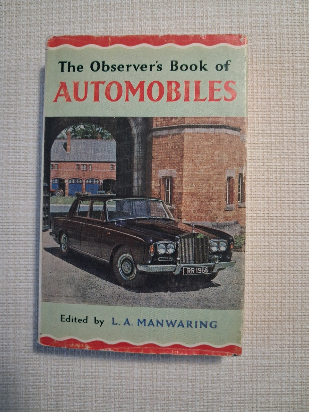 Observer Autocatalogus 1966: Zeldzame Auto's & beschrijving., Boeken, Ophalen of Verzenden, Gelezen, L.A. Manwaring