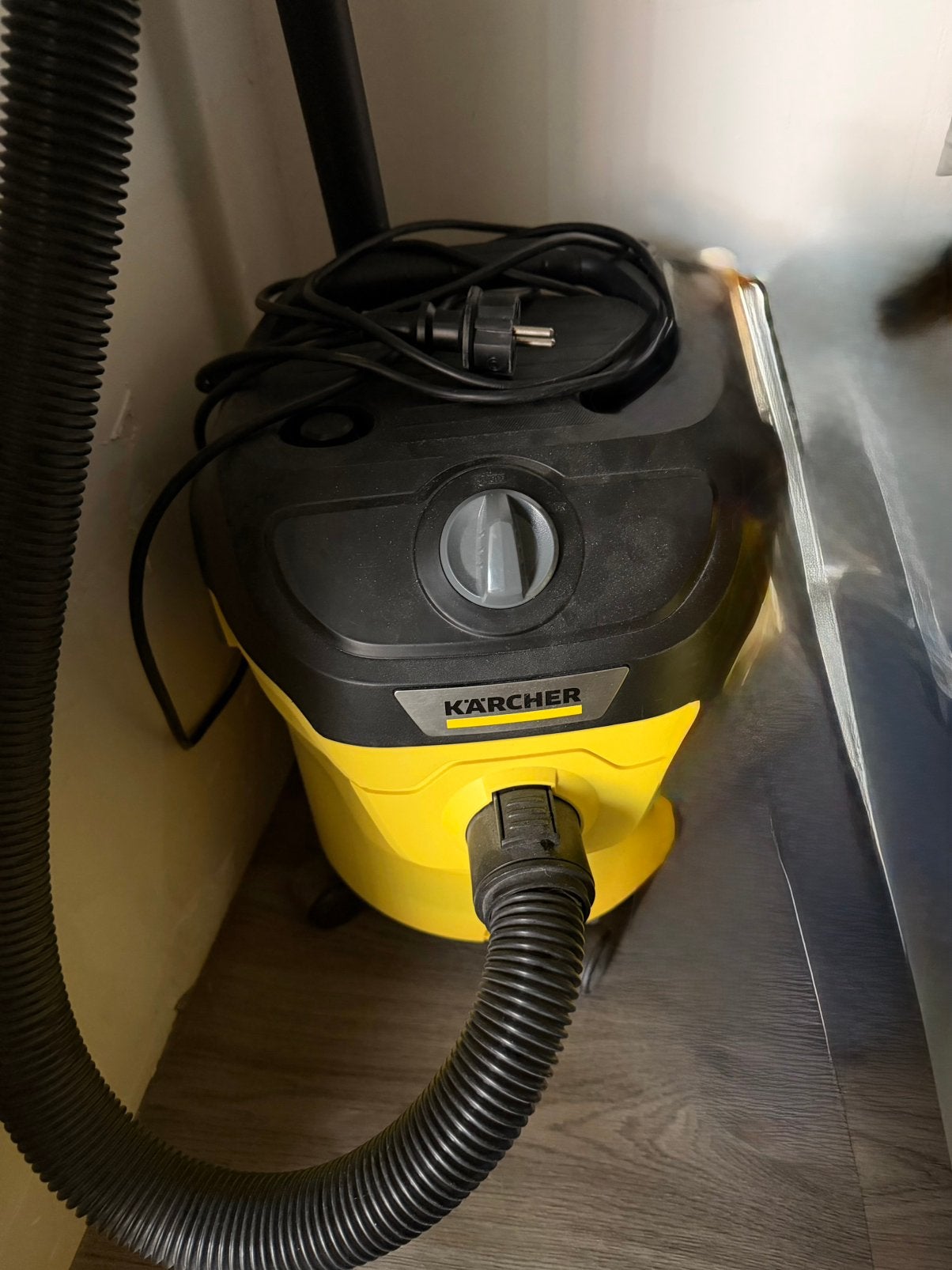 Kärcher nat- en droogzuiger KWD1, Ophalen, Zo goed als nieuw, 1200 tot 1600 watt