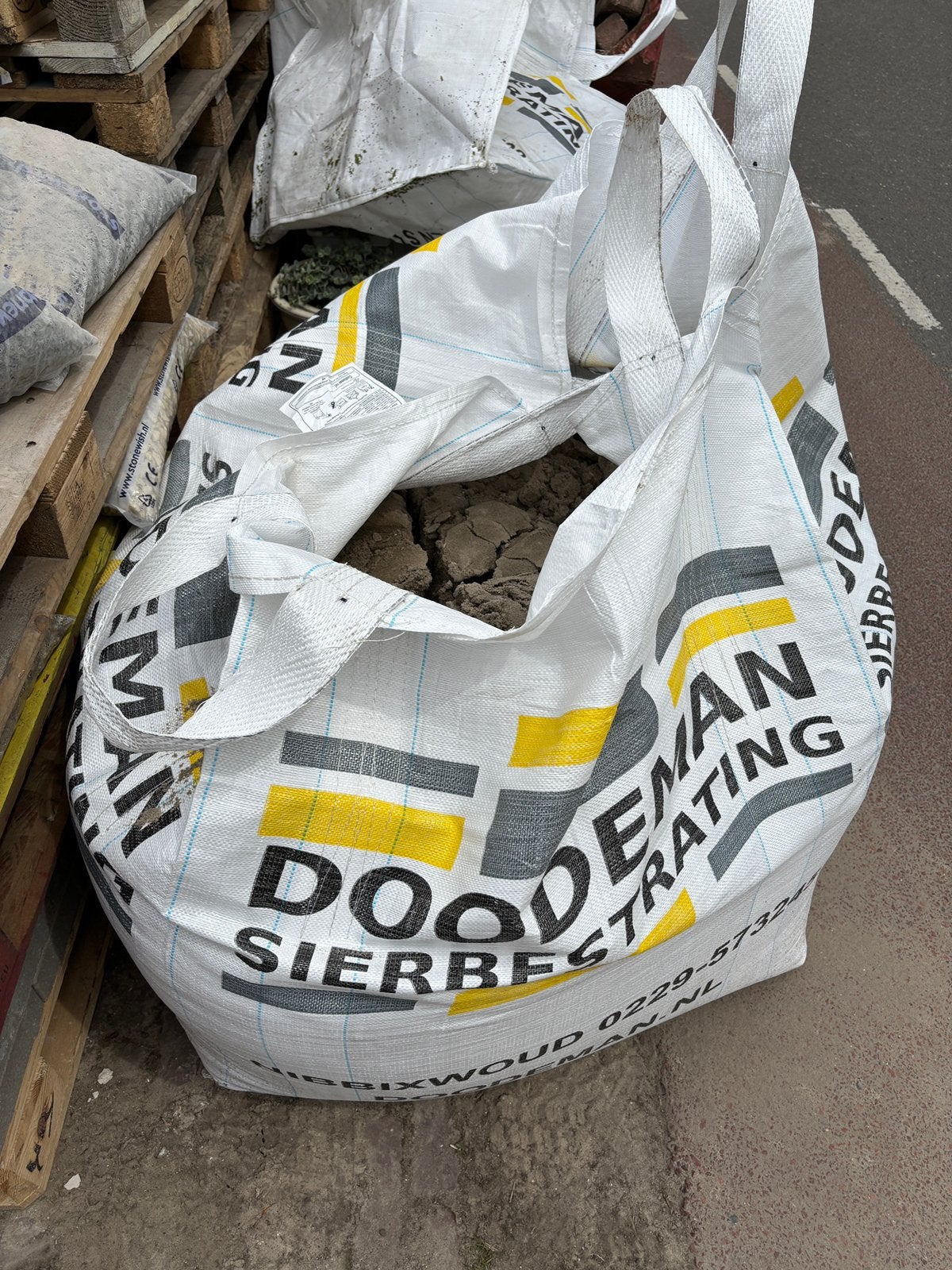 Half kuub ophoogzand in bigbag gratis, Ophalen, Zo goed als nieuw, Ophoogzand