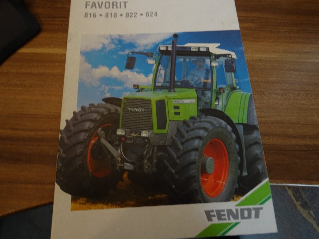 Fendt Favorit 816 tot 824 trekker folder, Ophalen of Verzenden, Gelezen, Folder