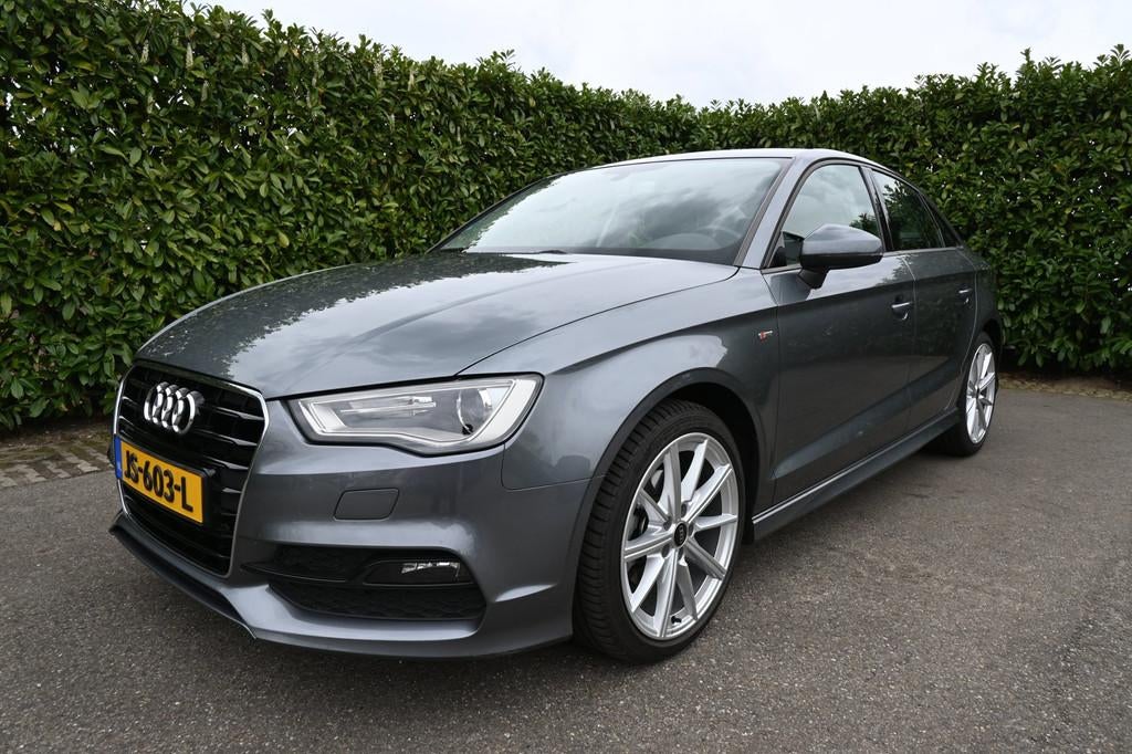 Audi A3 Limousine 1.4 TFSI Adrenalin. Origineel Nederlandse, Auto's, Audi, Gebruikt, Euro 6, 4 cilinders, 1210 kg