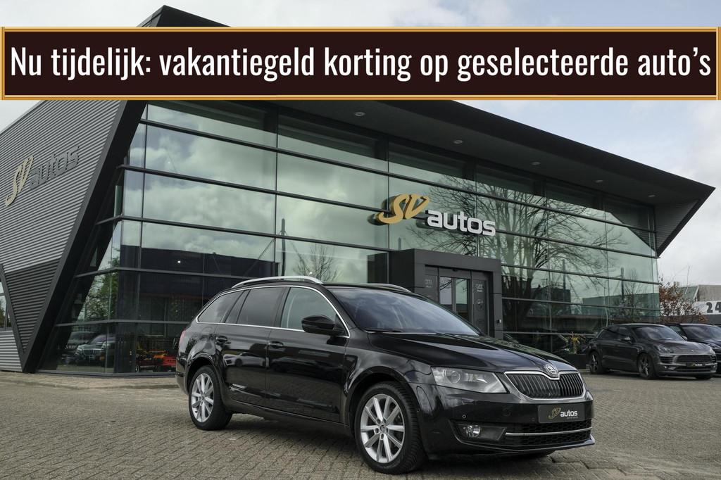 Skoda Octavia Combi 1.6 TDI 105pk DSG Navigatie DAB Xenon /, Gebruikt, 4 cilinders, Leder en Stof, Zwart