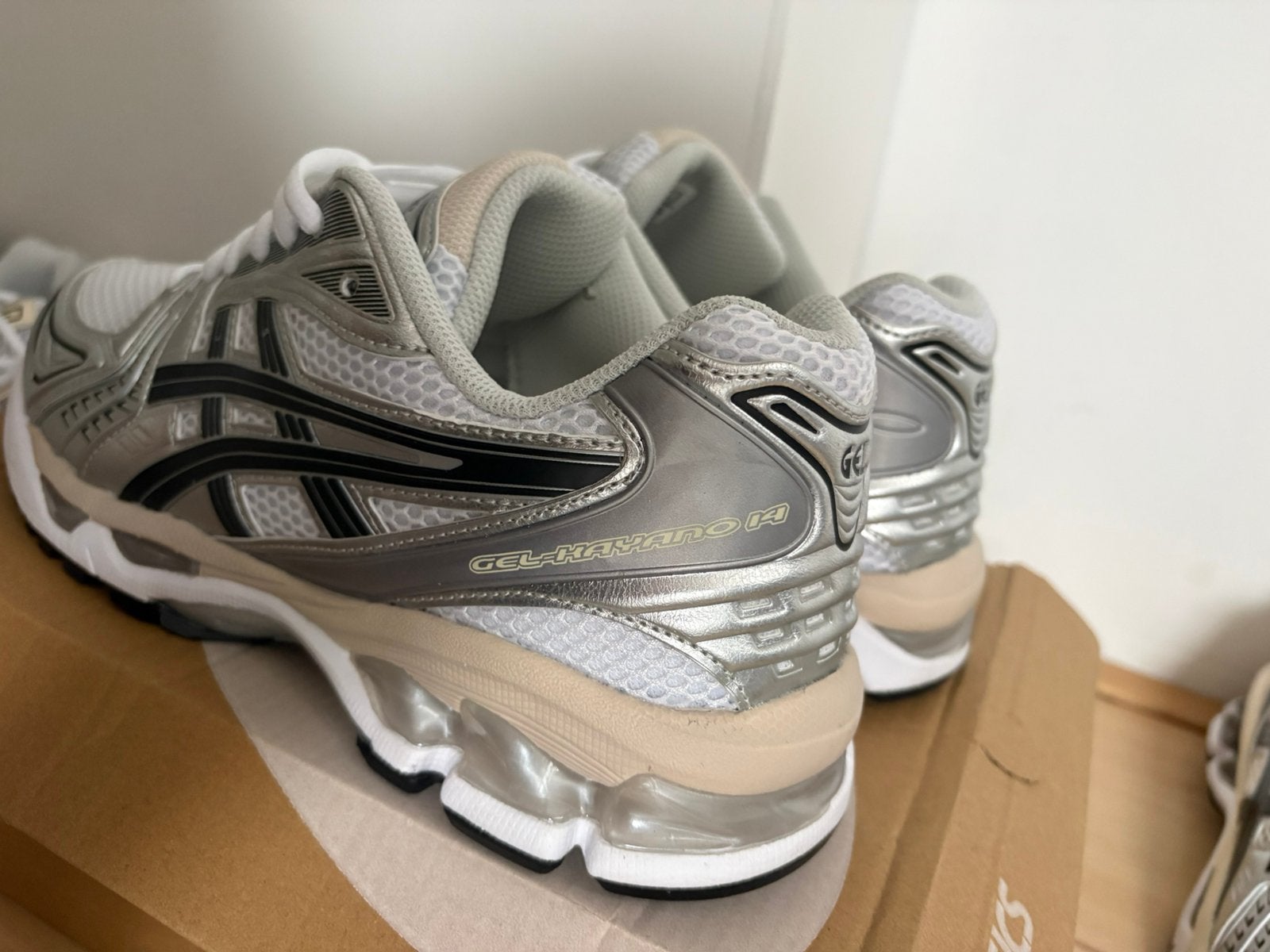Asics Gel-Kayano 14 - Cream / Black / Metallic Silver, Wit, Nieuw, Ophalen of Verzenden, Sneakers of Gympen