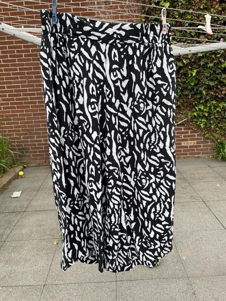 wijde zomer broek  Untold mt 46/48, Kleding | Dames, Grote Maten, Zwart, Ophalen of Verzenden, Zo goed als nieuw, Untold