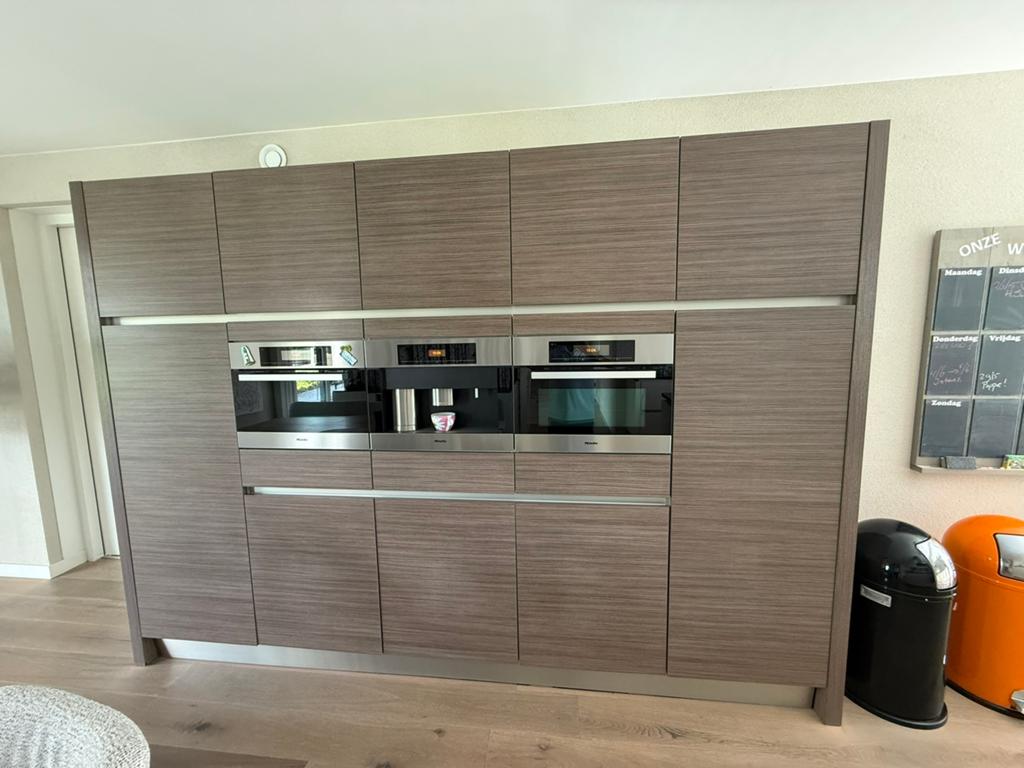 Kastenwand next keuken, Ophalen, Zo goed als nieuw