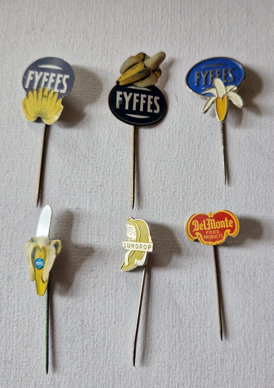 6 vintage bananenspeldjes / reclamepins (jaren '60), Ophalen, Gebruikt, Overige onderwerpen