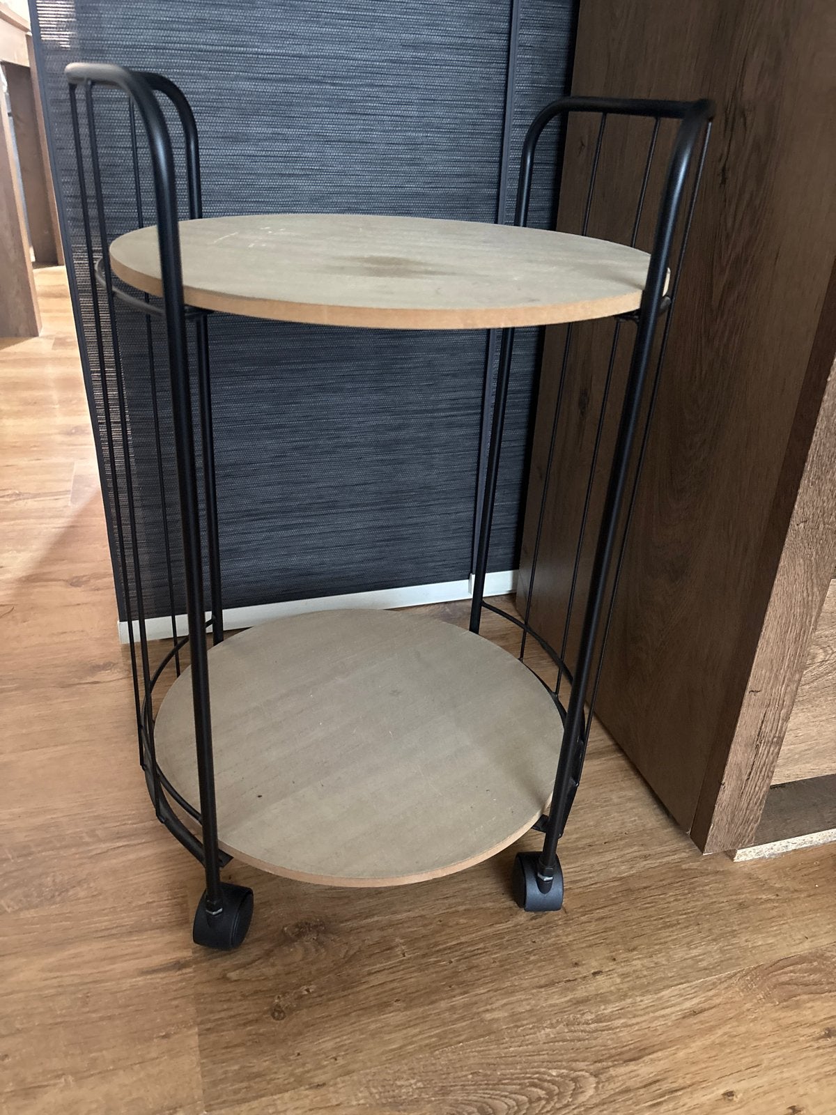 Verrijdbaar bijzettafeltje met 2 ronde planken, Ophalen, Minder dan 55 cm, Gebruikt, Rond