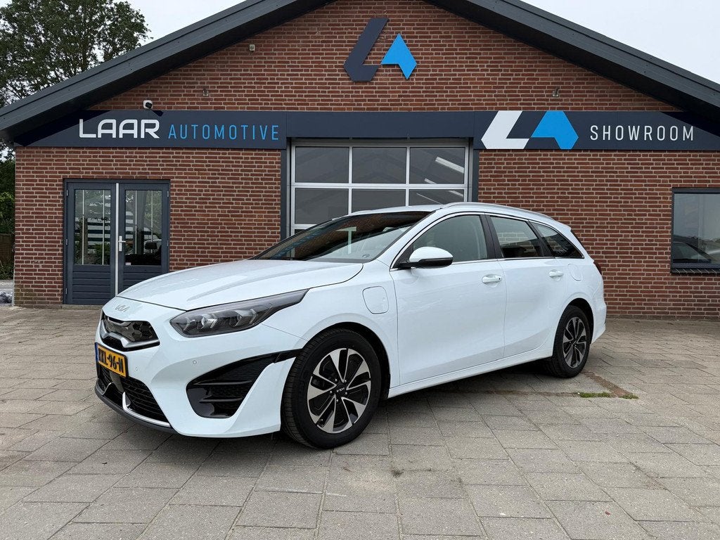 Kia Ceed Sportswagon 1.6 GDI PHEV DynamicPlusLine Upgrade 1s, Auto's, 12 maanden, Gebruikt, Leder en Stof, Wit
