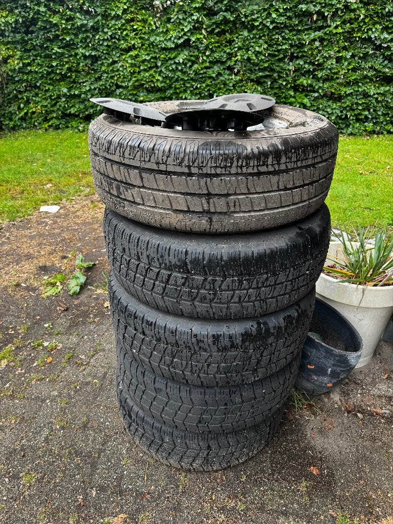 Banden + velgen Mercedes Benz Sprinter (907), Auto-onderdelen, Banden en Velgen, Ophalen, 16 inch, Banden en Velgen, 235 mm